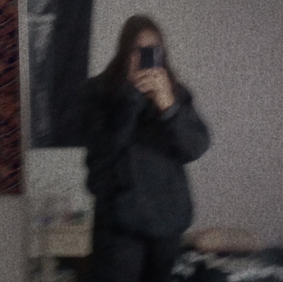 Meet your Posher, Ava - Picture 1 of 1